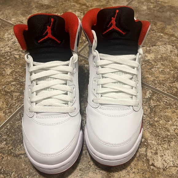 Air Jordan 5 ‘Fire Red’ (2013)